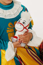 KADO verkleedkostuum met de Ozosnel knuffel, dichtbij